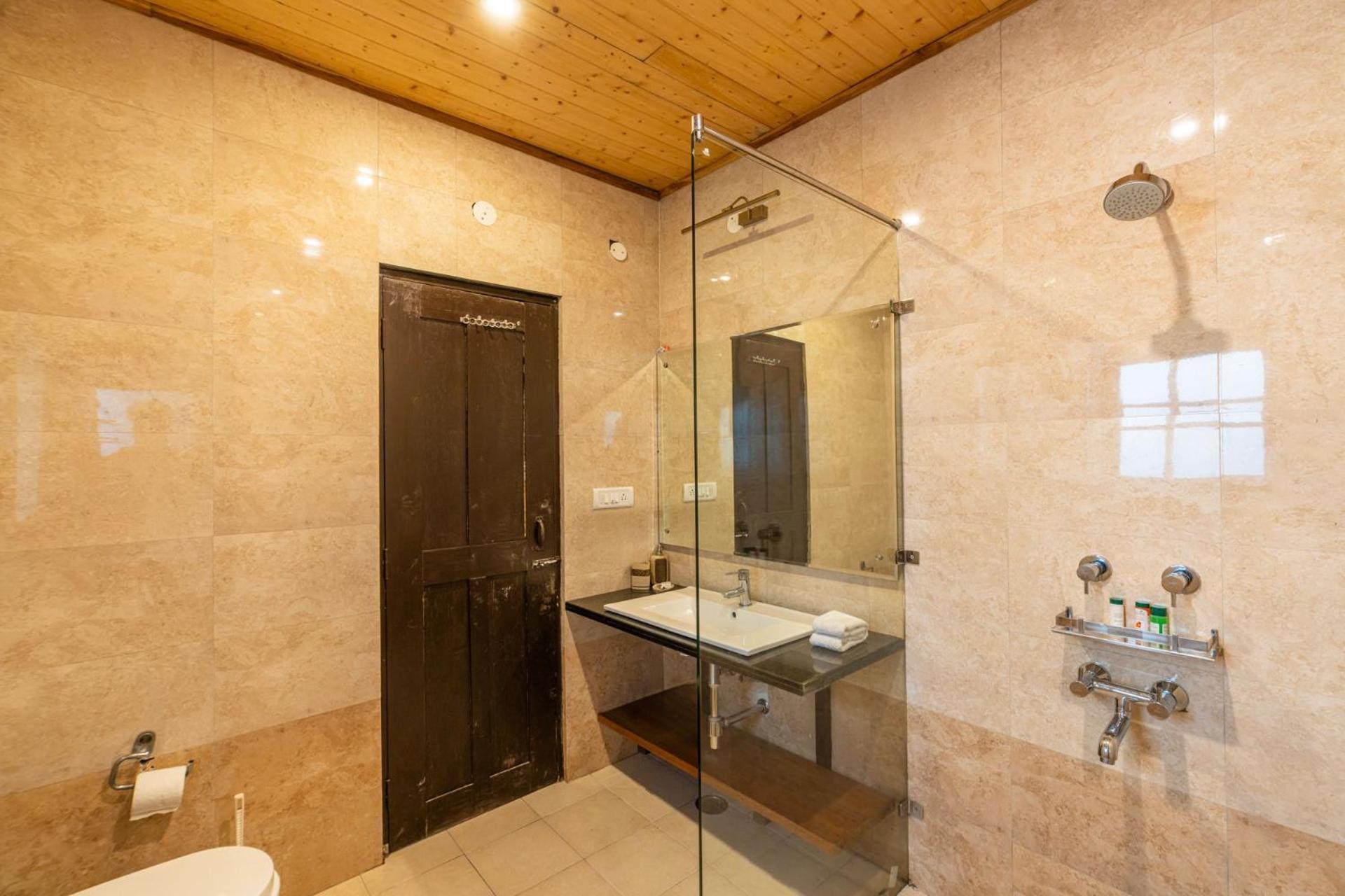 Stayvista At Padam Hill- Pet Friendly Villa With Garden Kasauli Exteriér fotografie